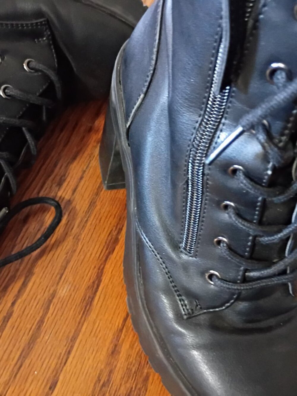 Women's Lace up Boots - Picture 3 of 10